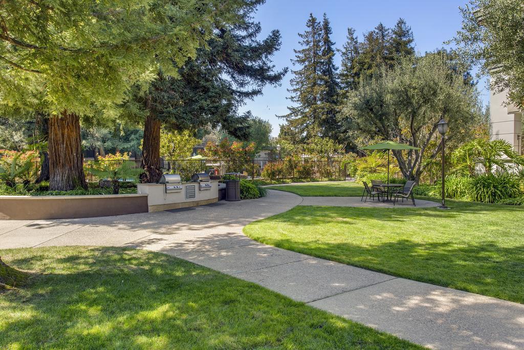 Eaves Mountain View At Middlefield Exterior foto