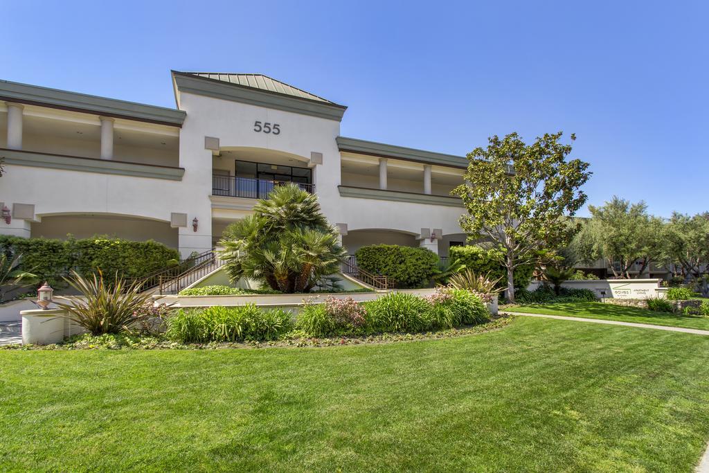 Eaves Mountain View At Middlefield Exterior foto